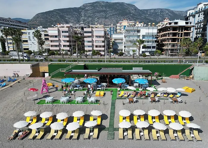Gold Twins Family Beach Hotel